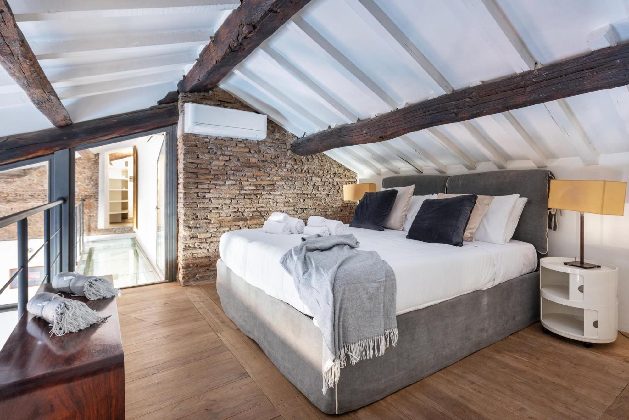 The Charming Attic - Piazza Di Spagna Area * Rom