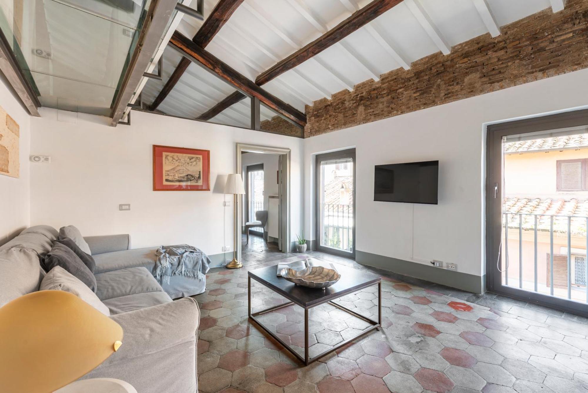 The Charming Attic - Piazza Di Spagna Area Apartment